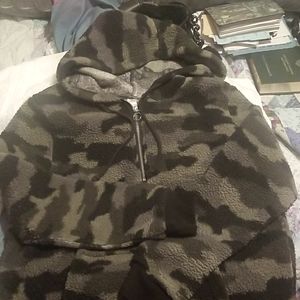 No Boundaries Camouflage Hoodie, size XL (15-17)